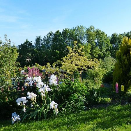 Les Enselmes Bed & Breakfast Montagnieu  Dış mekan fotoğraf